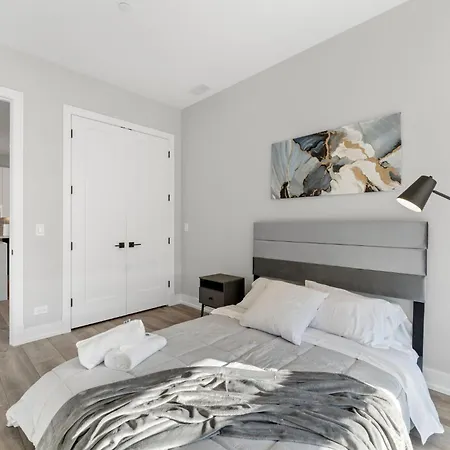 Contemporary Luxury: New 3br 2ba Stylish Haven *