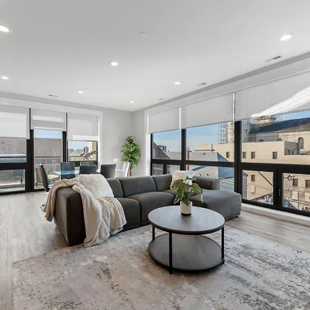 Apartment Contemporary Luxury: New 3br 2ba Stylish Haven Chicago