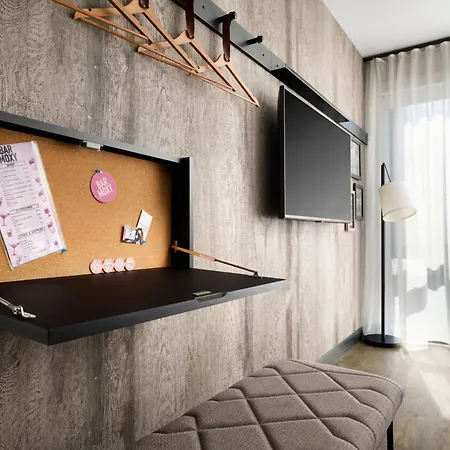 Moxy Downtown Hotel 3*
