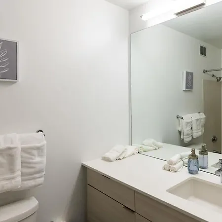 Ultimate 3br Luxury Near Navy Pier With Gym & Pool By Envitae Apartment