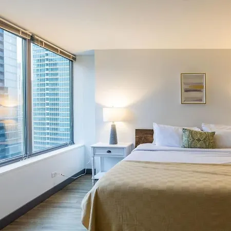 Ultimate 3br Luxury Near Navy Pier With Gym & Pool By Envitae