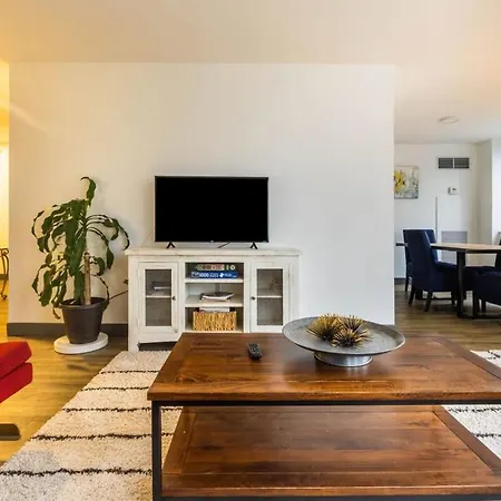 Ultimate 3br Luxury Near Navy Pier With Gym & Pool By Envitae Apartment Chicago