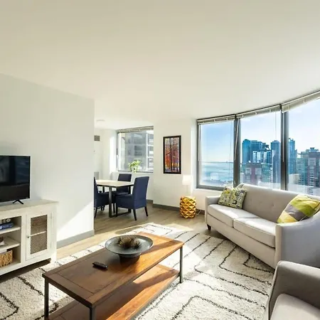 Ultimate 3br Luxury Near Navy Pier With Gym & Pool By Envitae Apartment