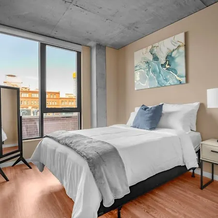 Apartment 3br Elegant Glass Penthouse Pool With Deck & Gym Chicago