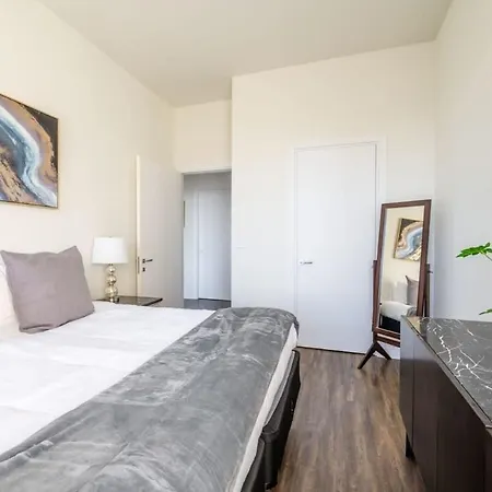 3br Luxury Glass With Views * Chicago