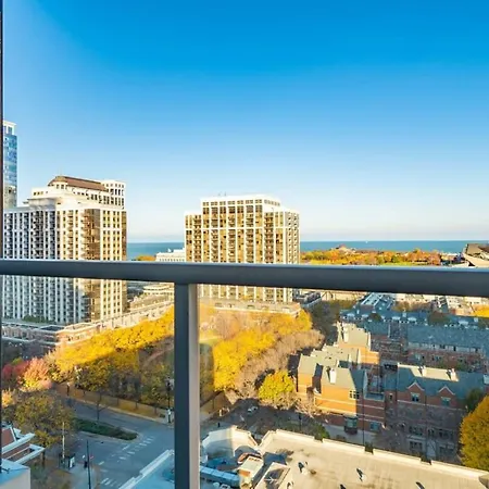 3br Luxury Glass With Views Chicago