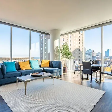 3br Luxury Glass With Views Apartment Chicago