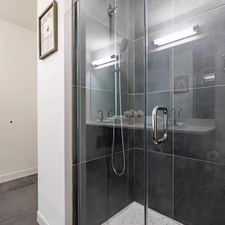 Apartment 3br Luxury Glass With Views *