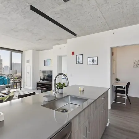 Apartment 2br Luxury River North With Wonderful Views *