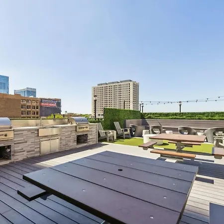 2br Modern South Loop With Views & Gym *