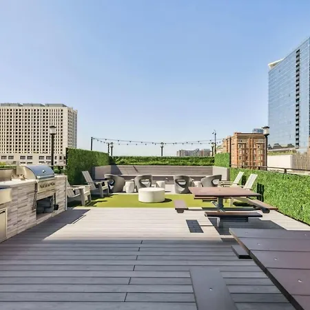 2br Modern South Loop With Views & Gym Apartment *