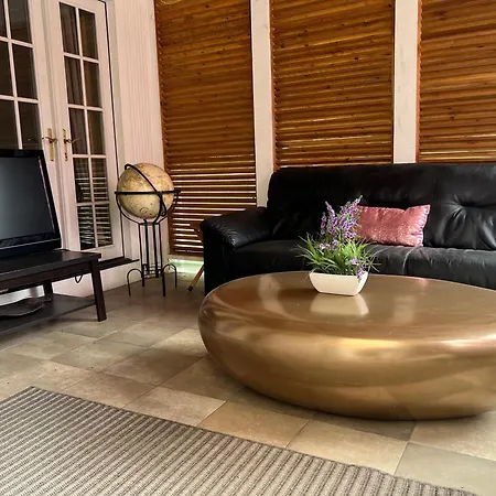Holiday home 5 Bedroom Huge House In Location Parking Fireplace Back Yard Chicago