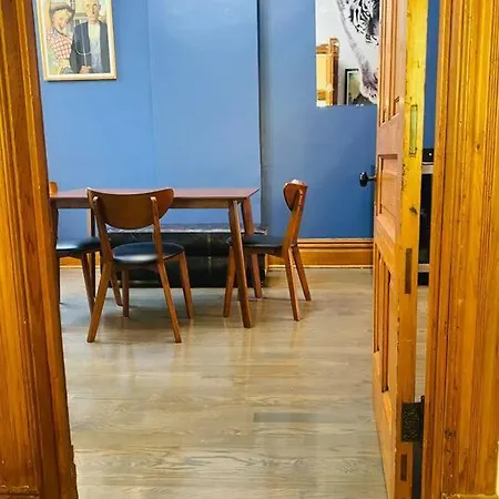 Lincoln Park 3 Bedroom Penthouse Chicago