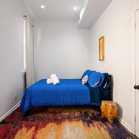 Lincoln Park 3 Bedroom Penthouse Chicago