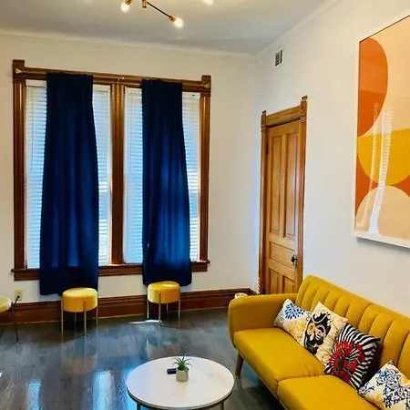 Lincoln Park 3 Bedroom Penthouse Chicago