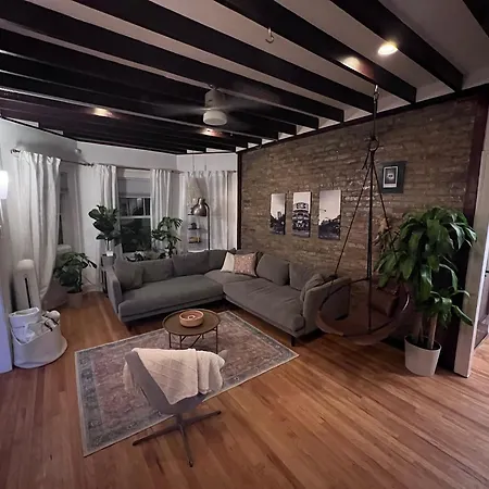 Lakeside Loft - Historic