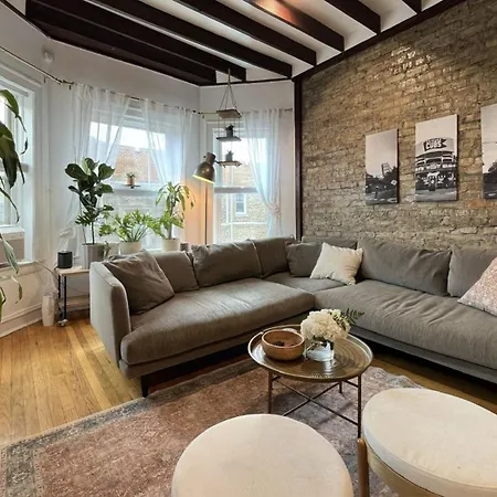 Lakeside Loft - Historic