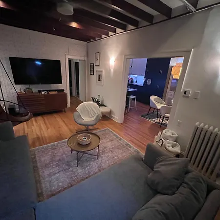 Lakeside Loft - Historic