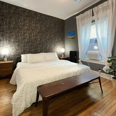 Lakeside Loft - Historic