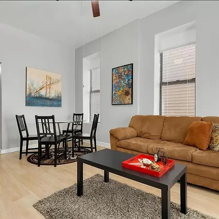 Spacious 3 Bedroom Close To Downtown