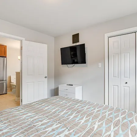 Holiday home With Fenced Backyard In Chicago! *