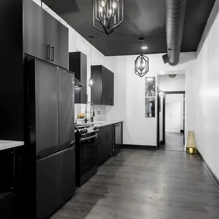 Holiday home The Black And White