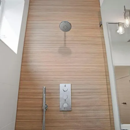 3 Bdr Astonishing New Steps From United Center Chicago