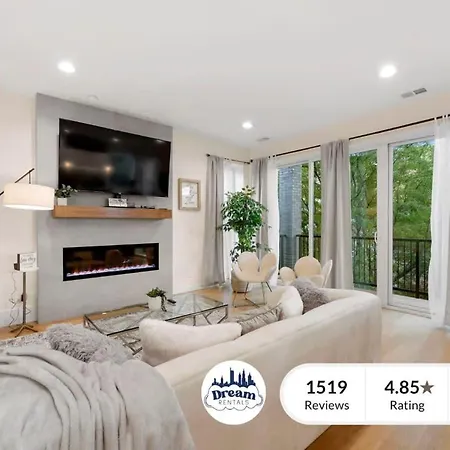 3 Bdr Astonishing New Steps From United Center