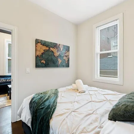 Apartment Stylish 2 Bdr Coach House Steps From The Chicago