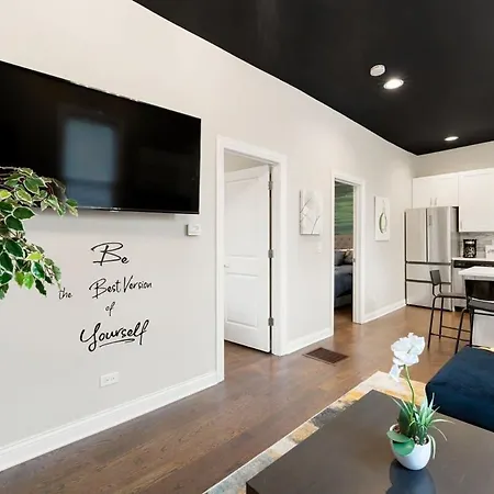 Apartment Stylish 2 Bdr Coach House Steps From The Chicago