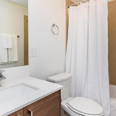 Apartment Landing - Modern With Amazing Amenities Chicago
