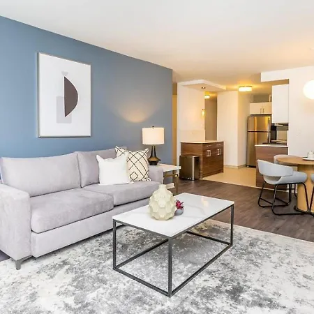 Apartment Landing - Modern With Amazing Amenities Chicago