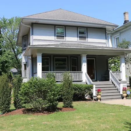 Holiday home Historic With Outdoor Hot Tub Near Downtown In Public Transportation Hub Chicago