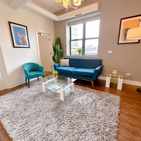Apartment Cozy 420-friendly 3br Retreat Near Mccormick Place, Grant Park And Soldier Field *