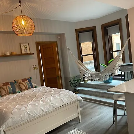 Boho Chic Studio: Lakeview, *
