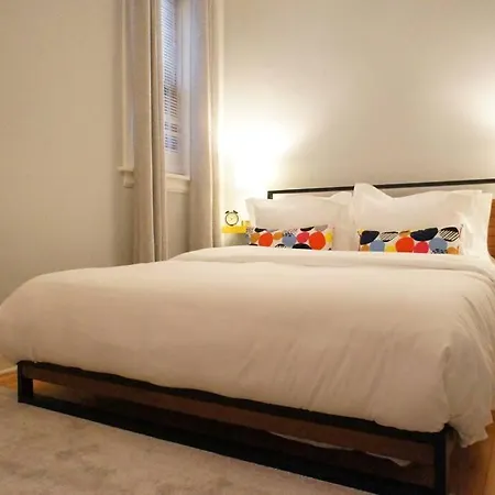 Cozy Nest In Chicago's Vibrant Lincoln Square * Chicago