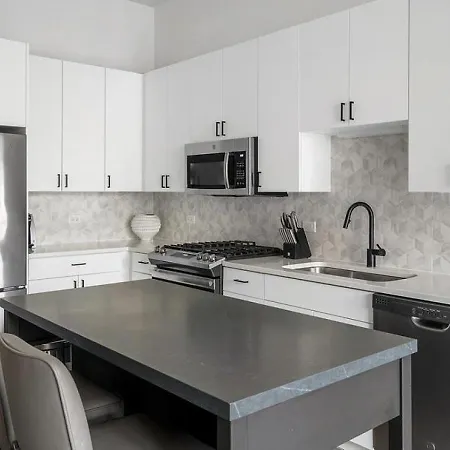 Apartment Landing At Logan - In Logan Square *