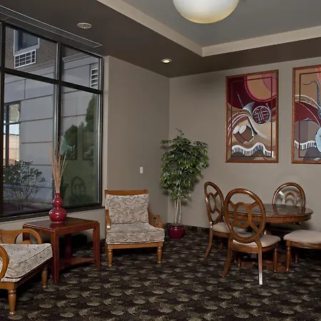 South Loop Hotel 3*