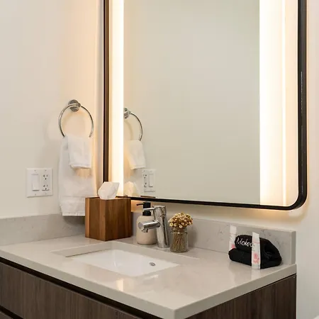 Flexhome River West Luxury 1br N6 With Gym And Rooftop Apartment *
