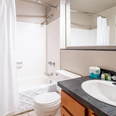 Landing - Modern With Amazing Amenities Apartment