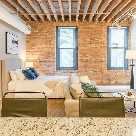 Landing - Modern With Amazing Amenities * Chicago