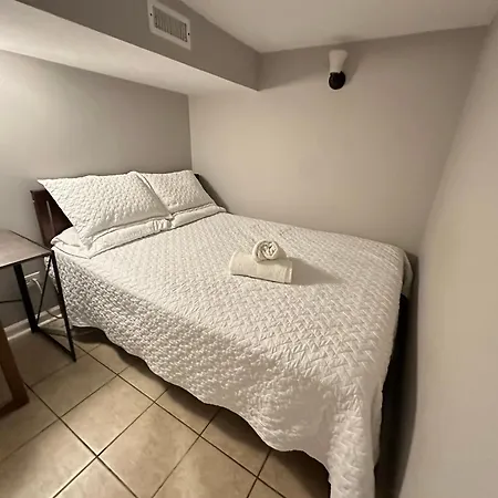 Close To Downtown - Free Parking * Chicago