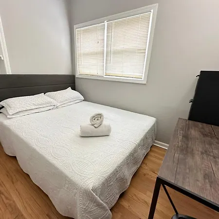 Wonderful Close To Downtown - Free Parking Homestay *