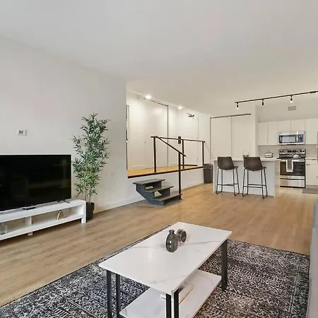 1br Spacious & Trendy Apt In - Chestnut 15b Apartment