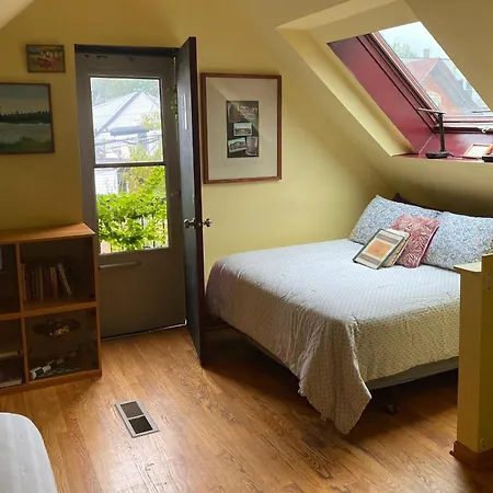Ray's Bucktown Bed & Breakfast Chicago