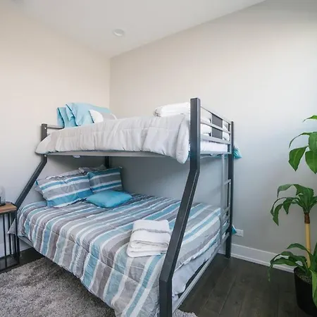 Magnificent New W/8 Beds & Free Parking Holiday home