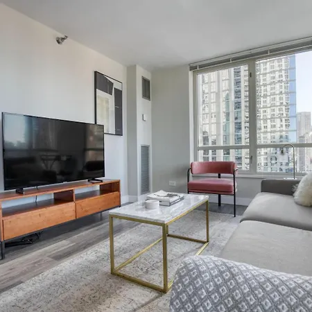 Gold Coast 2br W Outdoor Terrace Nr Beach L Chi-1016 Apartment