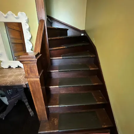 Irving Park Updated Vintage Unit 2-flat *