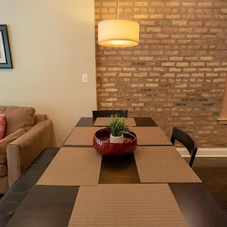 Roscoe Village Apartment Chicago