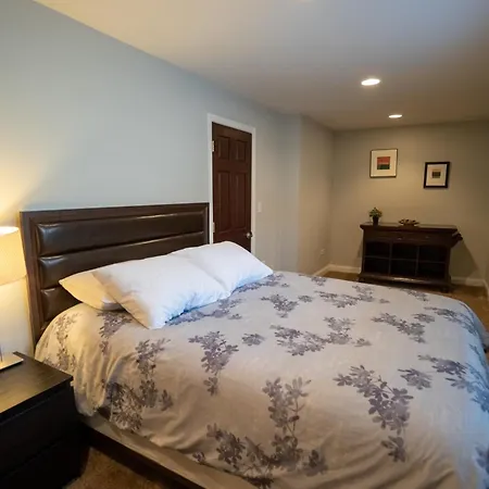 Apartment Roscoe Village Chicago